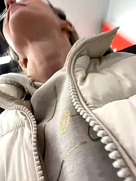 Snapshot of angelmommu chatting on November 2025 11:00:01 AM angelmommu online show from November 2025 11:00:01 AM