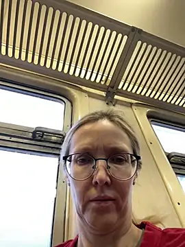 Snapshot of angelmommu chatting on February 2026 05:03:01 AM angelmommu online show from February 2026 05:03:01 AM