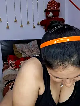 Snapshot of MOM-SUN-COUPLE chatting on January 2025 05:17:01 PM MOM-SUN-COUPLE online show from January 2025 05:17:01 PM