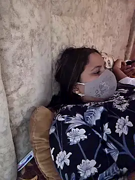 Snapshot of MOM-SUN-COUPLE chatting on October 2025 09:10:02 AM MOM-SUN-COUPLE online show from October 2025 09:10:02 AM