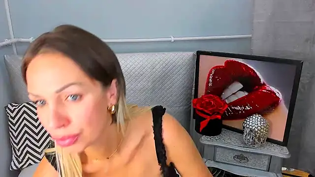 Snapshot of PamelaFlowers chatting on September 2025 08:20:02 PM PamelaFlowers online show from September 2025 08:20:02 PM