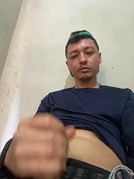 alexsandropllt online show from May 2026 03:17:01 PM
