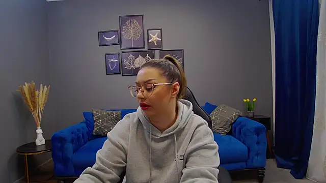 Katewalker  online show from December 2024 05:09:01 PM