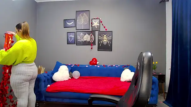 Katewalker  online show from February 2025 06:19:01 PM