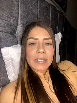 martina contreras online show from October 2025 07:09:02 AM