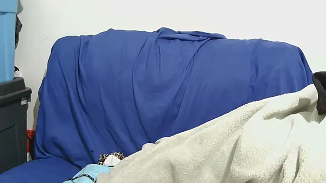 sluttylaura21 online show from November 2025 04:40:01 PM