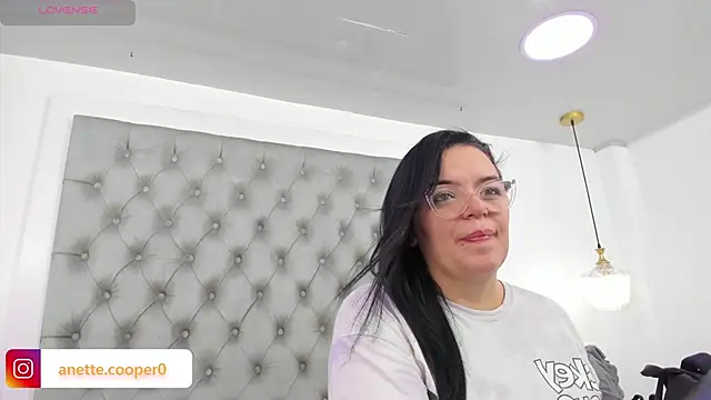 anette cooper online show from December 2025 03:26:02 AM