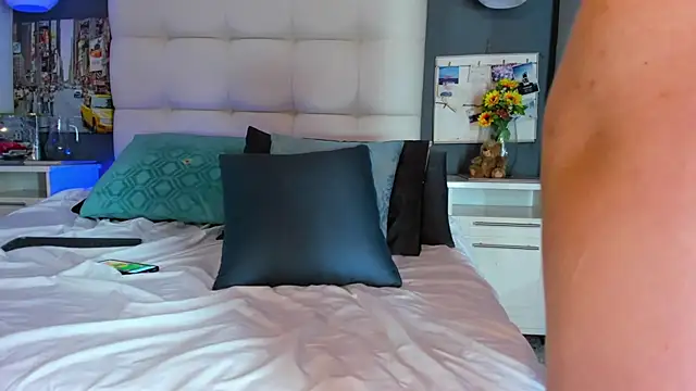 cinthya walker1 online show from February 2025 06:30:01 PM