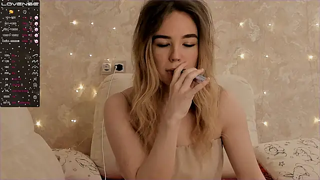 EvaSileZ online show from December 2025 08:00:01 AM