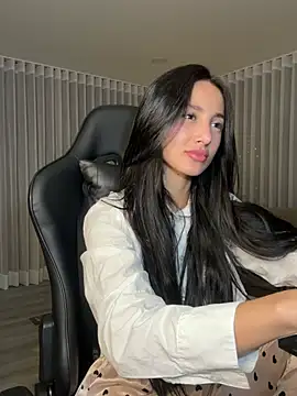 EvaMoet online show from December 2024 05:49:02 AM