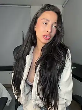 EvaMoet online show from February 2025 05:46:01 AM