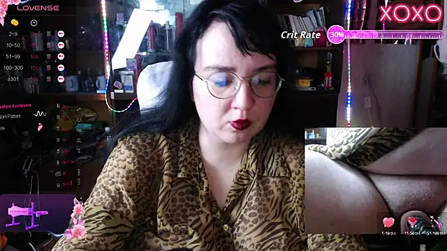 Snapshot of LeonaHarrison chatting on October 2025 04:09:01 AM LeonaHarrison online show from October 2025 04:09:01 AM
