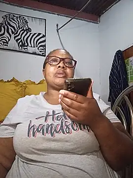 Snapshot of YELLOW_BONE chatting on June 2026 08:53:02 PM YELLOW BONE online show from June 2026 08:53:02 PM