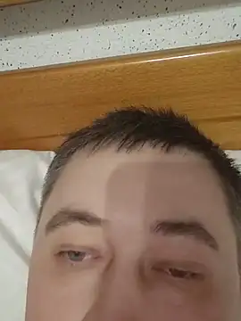 Snapshot of tores992 chatting on September 2025 03:32:01 AM tores992 online show from September 2025 03:32:01 AM