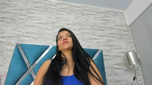 veronica salas online show from January 2025 01:00:01 AM