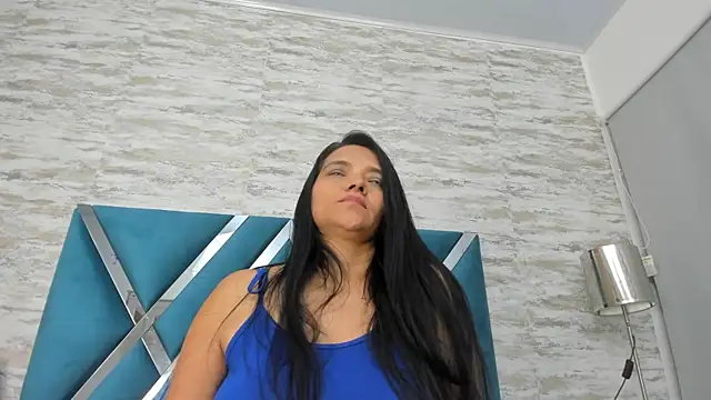 veronica salas online show from January 2025 08:00:02 PM