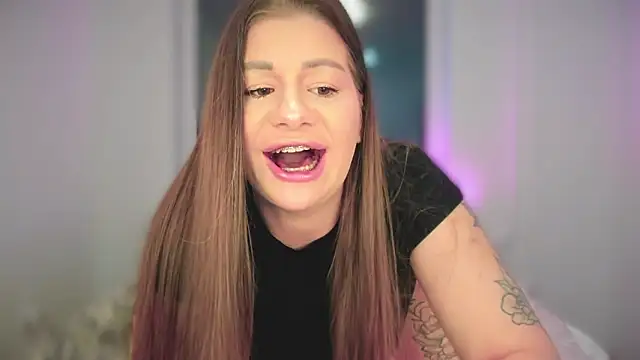 JuicyHelenX online show from November 2025 03:17:02 PM