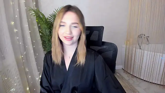 Snapshot of GracefulLook chatting on January 2025 05:51:02 PM GracefulLook online show from January 2025 05:51:02 PM