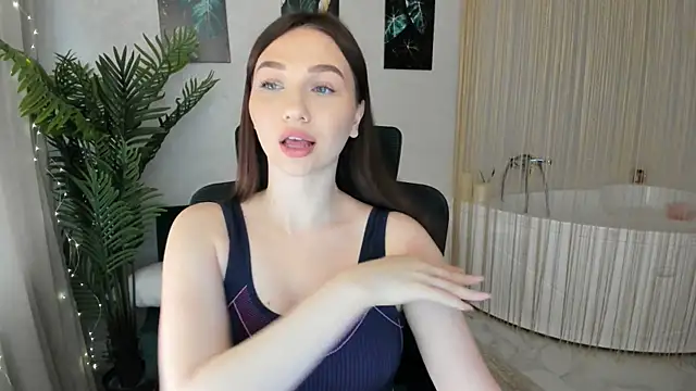 Snapshot of GracefulLook chatting on March 2025 03:44:02 AM GracefulLook online show from March 2025 03:44:02 AM