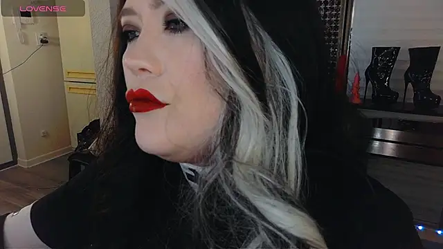 Snapshot of wickedxqueen chatting on April 2026 07:58:02 PM wickedxqueen online show from April 2026 07:58:02 PM