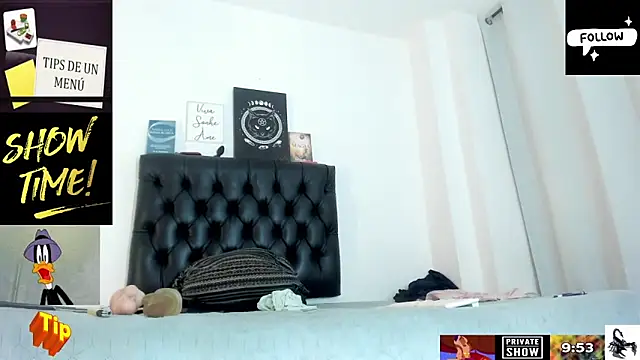 JohanyLatino online show from March 2025 03:24:01 PM