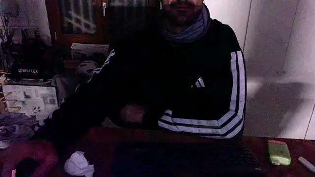 Snapshot of techmoon chatting on November 2025 12:54:02 AM techmoon online show from November 2025 12:54:02 AM