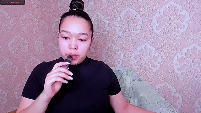 Snapshot of Kris_top_Lee chatting on April 2026 02:45:01 AM Kris top Lee online show from April 2026 02:45:01 AM