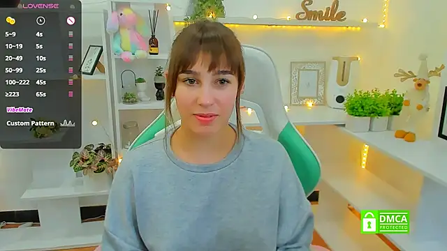 Snapshot of _Eliizabeth_ chatting on February 2025 01:23:01 AM Eliizabeth online show from February 2025 01:23:01 AM