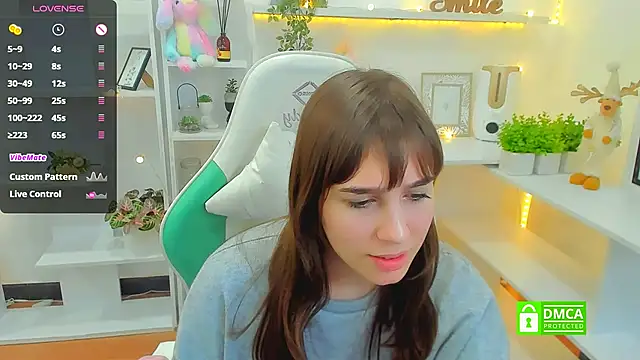 Snapshot of _Eliizabeth_ chatting on February 2025 04:05:01 AM Eliizabeth online show from February 2025 04:05:01 AM