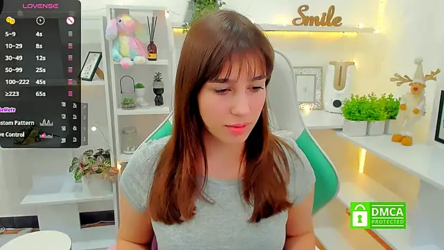 Snapshot of _Eliizabeth_ chatting on February 2025 10:17:02 PM Eliizabeth online show from February 2025 10:17:02 PM