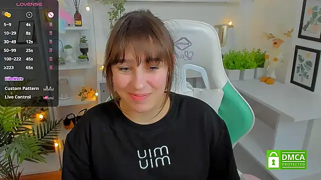 Snapshot of _Eliizabeth_ chatting on March 2025 03:25:01 AM Eliizabeth online show from March 2025 03:25:01 AM