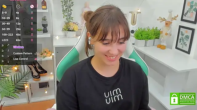 Snapshot of _Eliizabeth_ chatting on March 2025 04:04:01 AM Eliizabeth online show from March 2025 04:04:01 AM