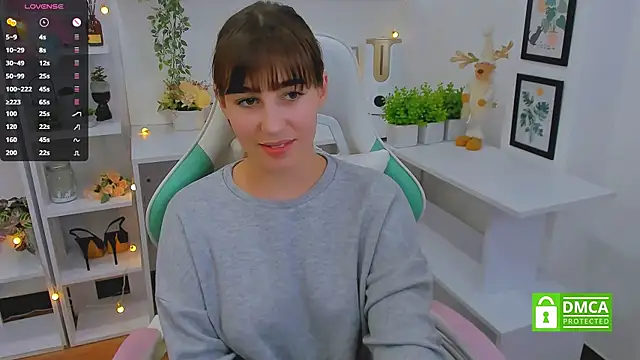 Snapshot of _Eliizabeth_ chatting on March 2025 04:14:02 AM Eliizabeth online show from March 2025 04:14:02 AM