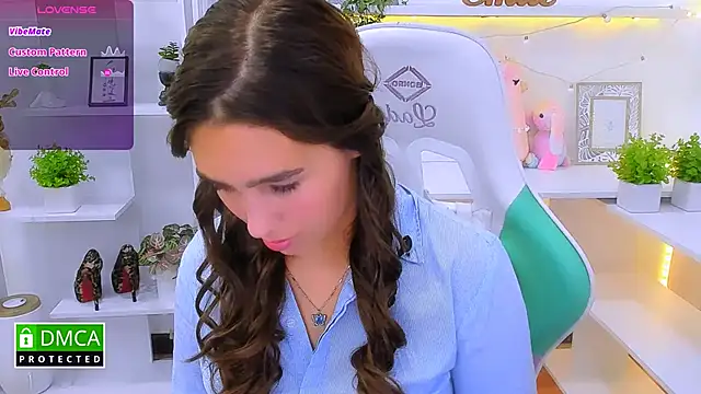 Snapshot of _Eliizabeth_ chatting on September 2025 10:01:02 PM Eliizabeth online show from September 2025 10:01:02 PM