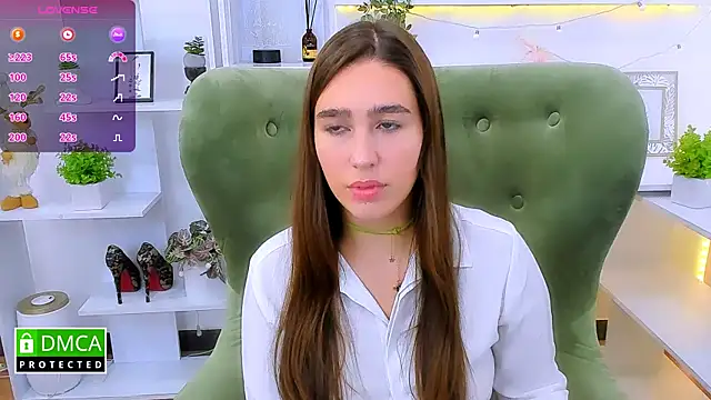 Snapshot of _Eliizabeth_ chatting on September 2025 08:25:01 PM Eliizabeth online show from September 2025 08:25:01 PM