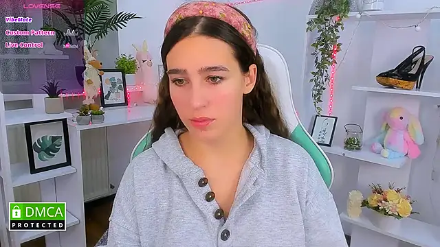 Snapshot of _Eliizabeth_ chatting on October 2025 08:53:02 PM Eliizabeth online show from October 2025 08:53:02 PM