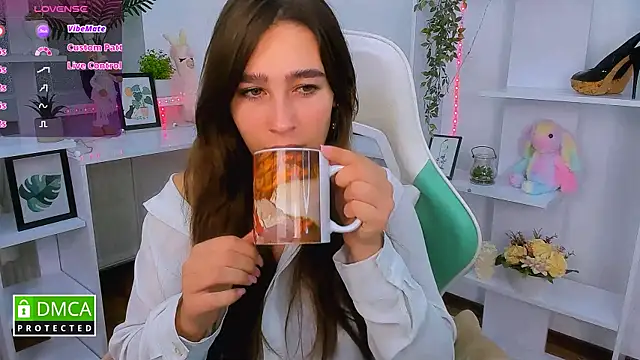 Snapshot of _Eliizabeth_ chatting on October 2025 09:09:02 PM Eliizabeth online show from October 2025 09:09:02 PM