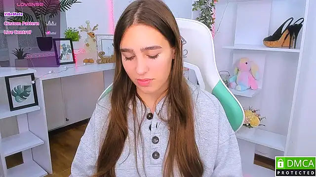 Snapshot of _Eliizabeth_ chatting on November 2025 09:25:02 PM Eliizabeth online show from November 2025 09:25:02 PM