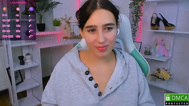 Snapshot of _Eliizabeth_ chatting on November 2025 09:57:02 PM Eliizabeth online show from November 2025 09:57:02 PM