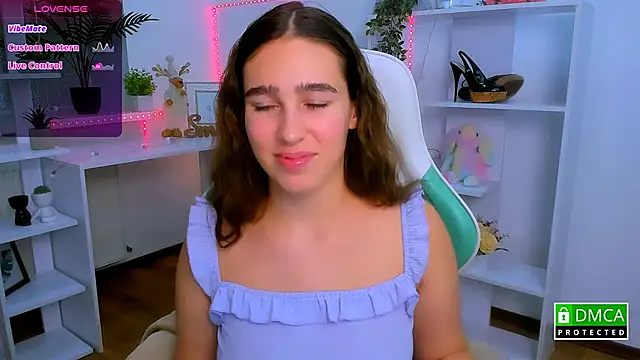 Snapshot of _Eliizabeth_ chatting on November 2025 10:20:02 PM Eliizabeth online show from November 2025 10:20:02 PM