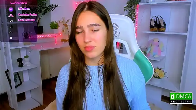 Snapshot of _Eliizabeth_ chatting on November 2025 09:28:01 PM Eliizabeth online show from November 2025 09:28:01 PM