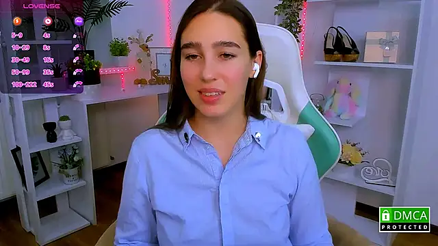 Snapshot of _Eliizabeth_ chatting on November 2025 10:14:01 PM Eliizabeth online show from November 2025 10:14:01 PM