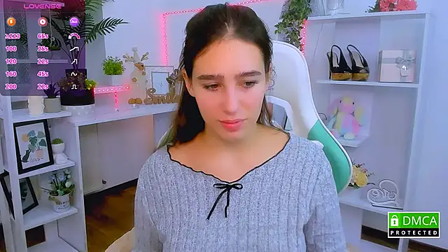 Snapshot of _Eliizabeth_ chatting on December 2025 10:08:02 PM Eliizabeth online show from December 2025 10:08:02 PM