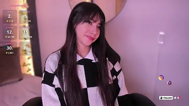 emma woods  online show from December 2024 03:33:01 PM