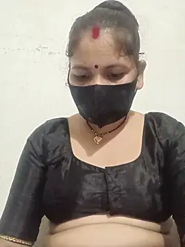Snapshot of Riyaa-Devi chatting on July 2026 06:20:01 PM Riyaa-Devi online show from July 2026 06:20:01 PM