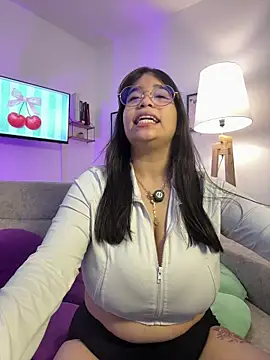 tati reyess online show from April 2026 12:29:02 PM
