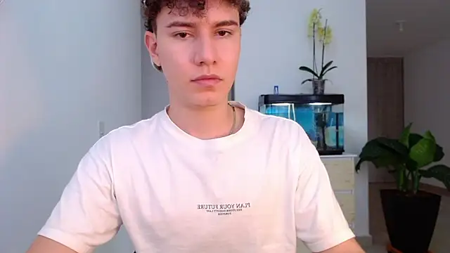 adrian morelly online show from December 2024 08:55:01 PM