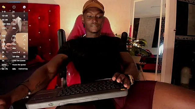 DannSmmith online show from September 2025 03:40:01 AM