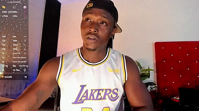 DannSmmith online show from October 2025 05:02:02 AM