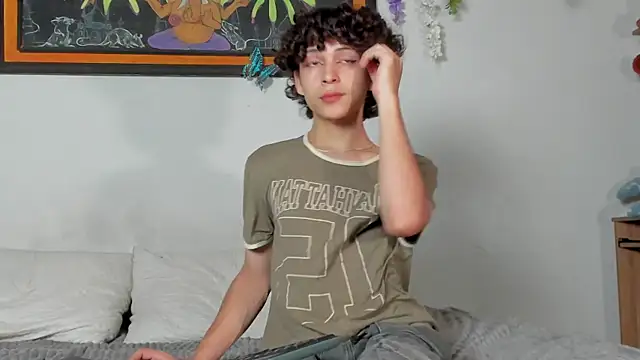 Snapshot of Cherry_boy_18 chatting on March 2025 03:54:01 AM Cherry boy 18 online show from March 2025 03:54:01 AM